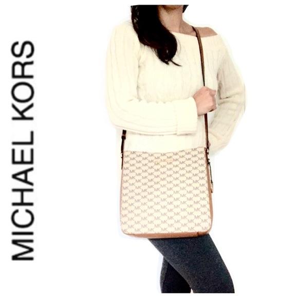 NWT authentic MK monogram messenger bag tan acorn - Picture 3 of 7